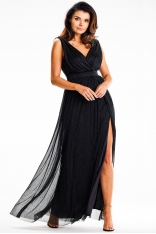 Czarna Połyskująca Maxi Sukienka z Zachwycającym Dekoltem V
