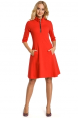 Czerwona Sukienka z Półgolfem na Suwak