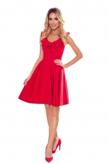 Rozkloszowana Sukienka z Falbankami na Dekolcie - Czerwona