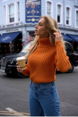 Sweter z Golfem o Prążkowanym Splocie - Pomarańczowy