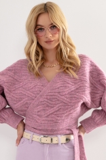 Krótki Wiązany Sweterek z Ozdobnym Wzorem - Różowy