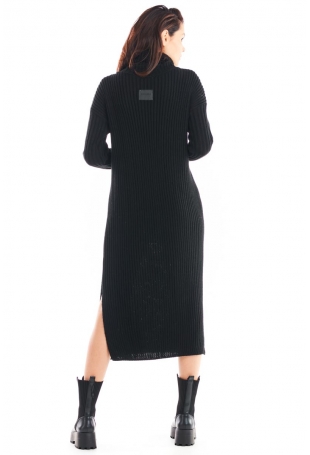 Czarna Swetrowa Sukienka z Golfem w Pionowe Prążki