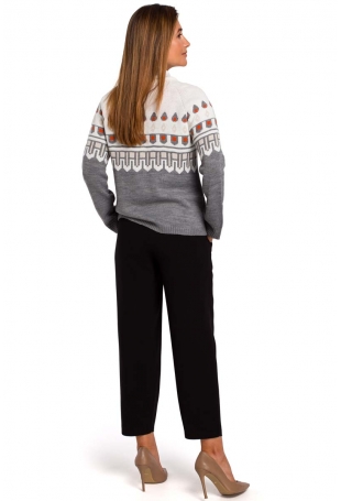 Klasyczny Sweter z Ozdobnym Wzorem - Model 2