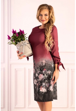  Śliwkowa Sukienka z Motywem Kwiatów z Wiązanym Mankietem