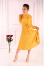Żółta Plisowana Sukienka z Zabudowanym Dekoltem