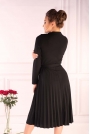Czarna Plisowana Sukienka z Zabudowanym Dekoltem